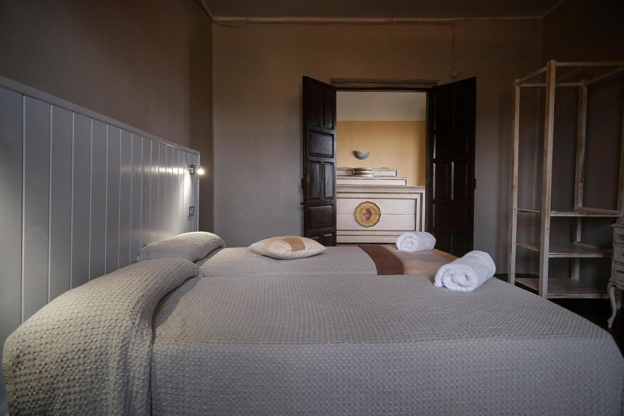 Casa Rural Palacio Conde De Aldana Con Piscina Entre Encinares Y Dehesas Terradillos 외부 사진
