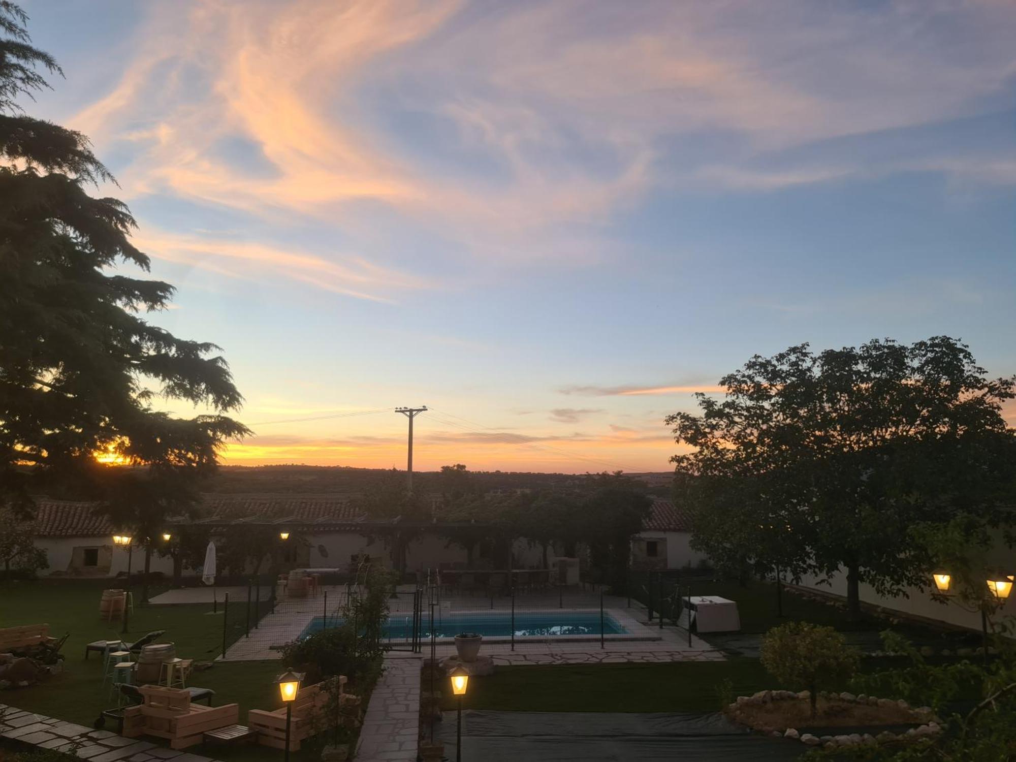 Casa Rural Palacio Conde De Aldana Con Piscina Entre Encinares Y Dehesas Terradillos 외부 사진