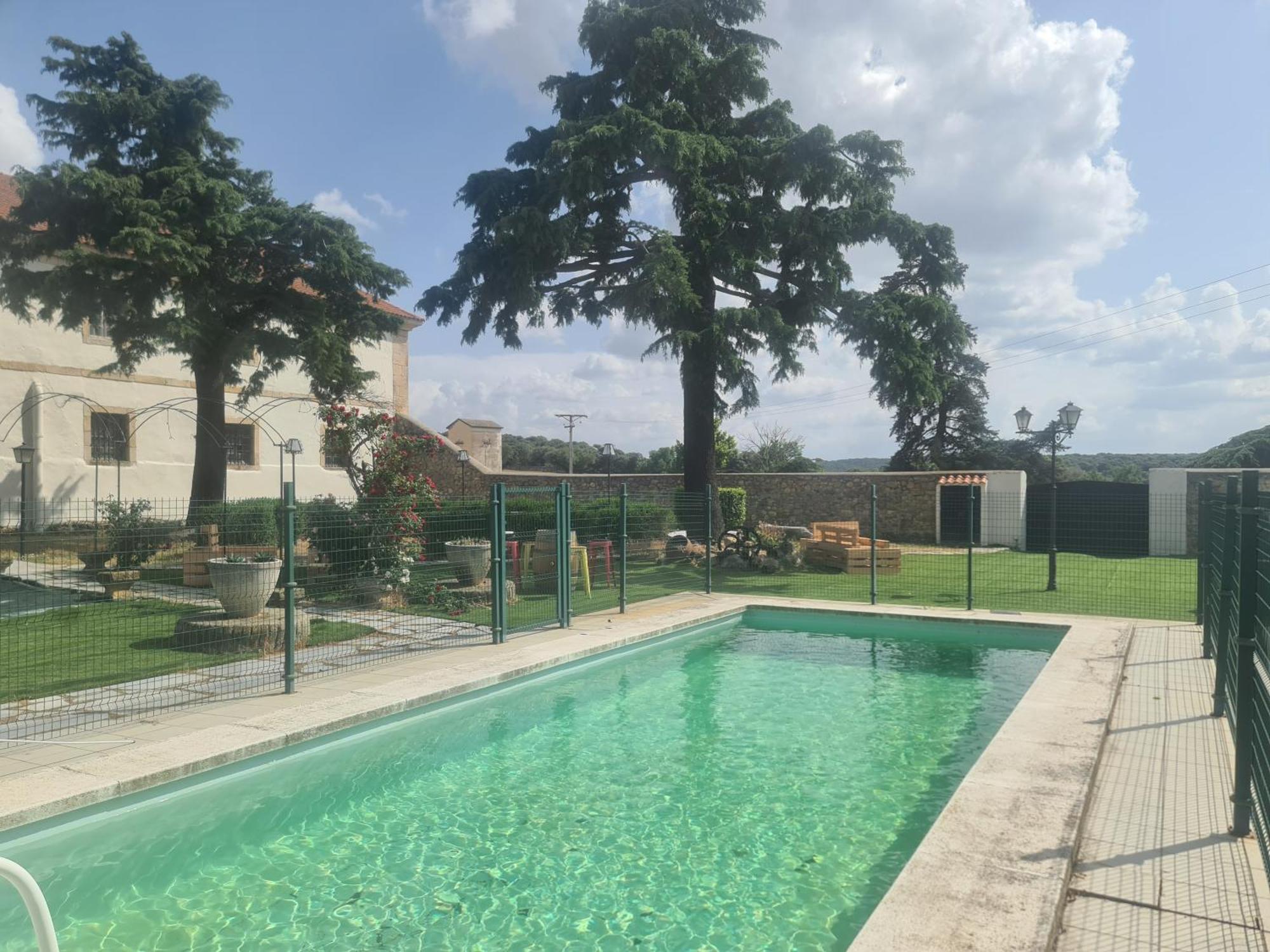 Casa Rural Palacio Conde De Aldana Con Piscina Entre Encinares Y Dehesas Terradillos 외부 사진