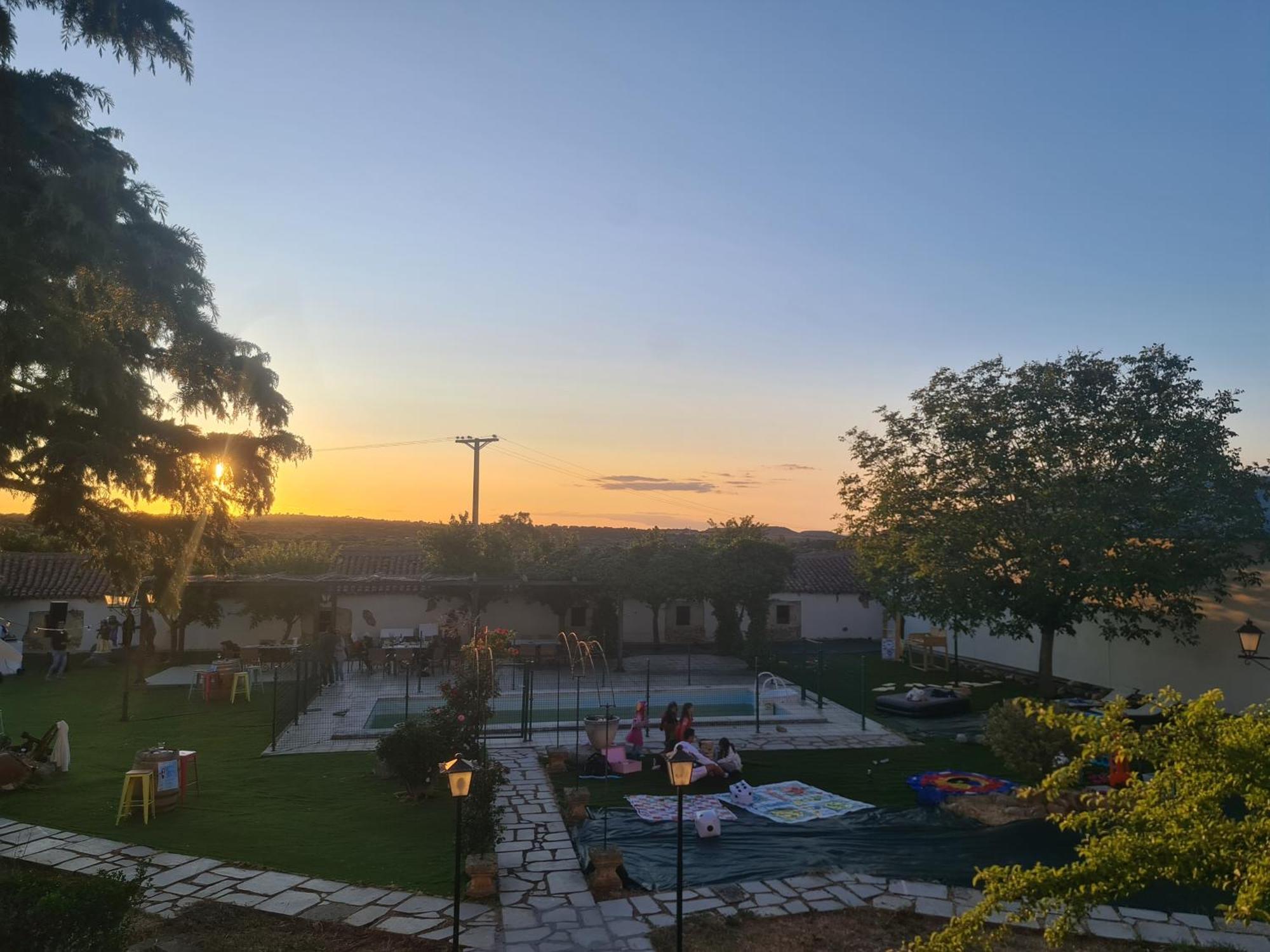 Casa Rural Palacio Conde De Aldana Con Piscina Entre Encinares Y Dehesas Terradillos 외부 사진
