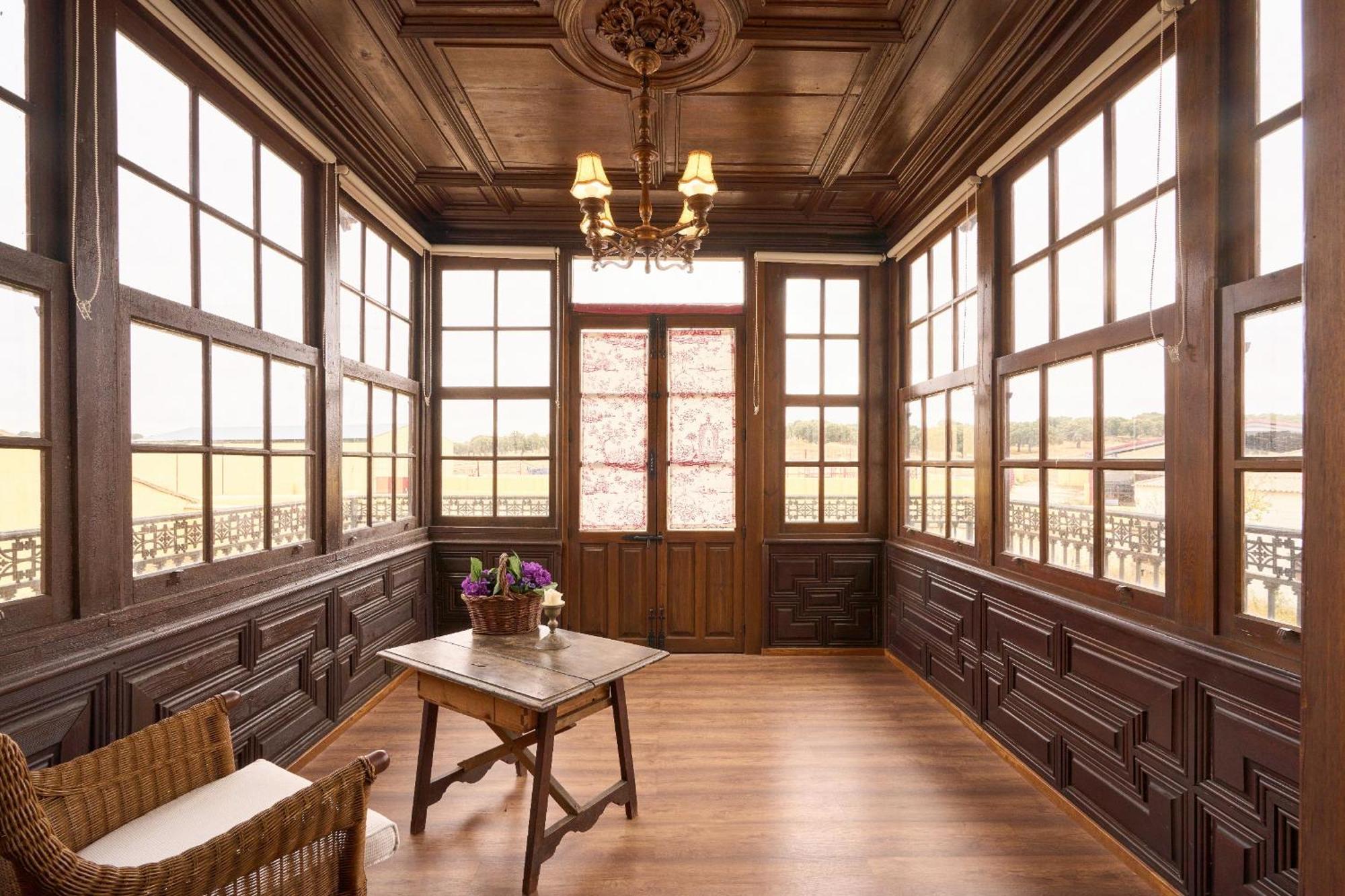 Casa Rural Palacio Conde De Aldana Con Piscina Entre Encinares Y Dehesas Terradillos 외부 사진