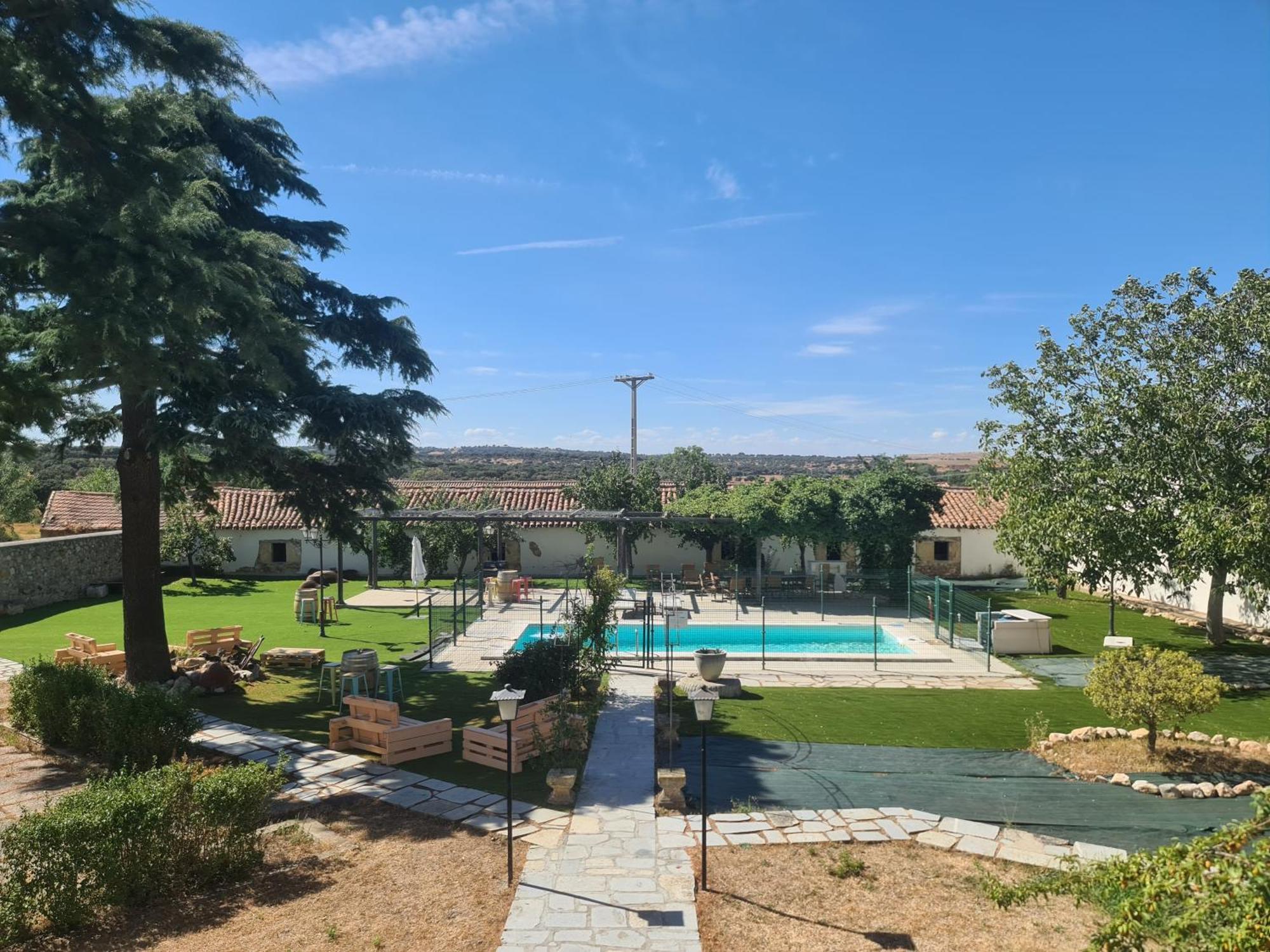 Casa Rural Palacio Conde De Aldana Con Piscina Entre Encinares Y Dehesas Terradillos 외부 사진